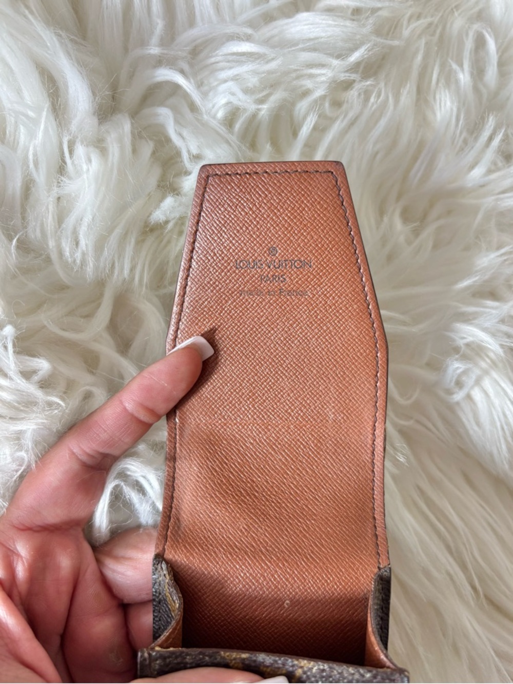 Louis Vuitton On the Go Pouch/Cigarette Case - Picture 10 of 11